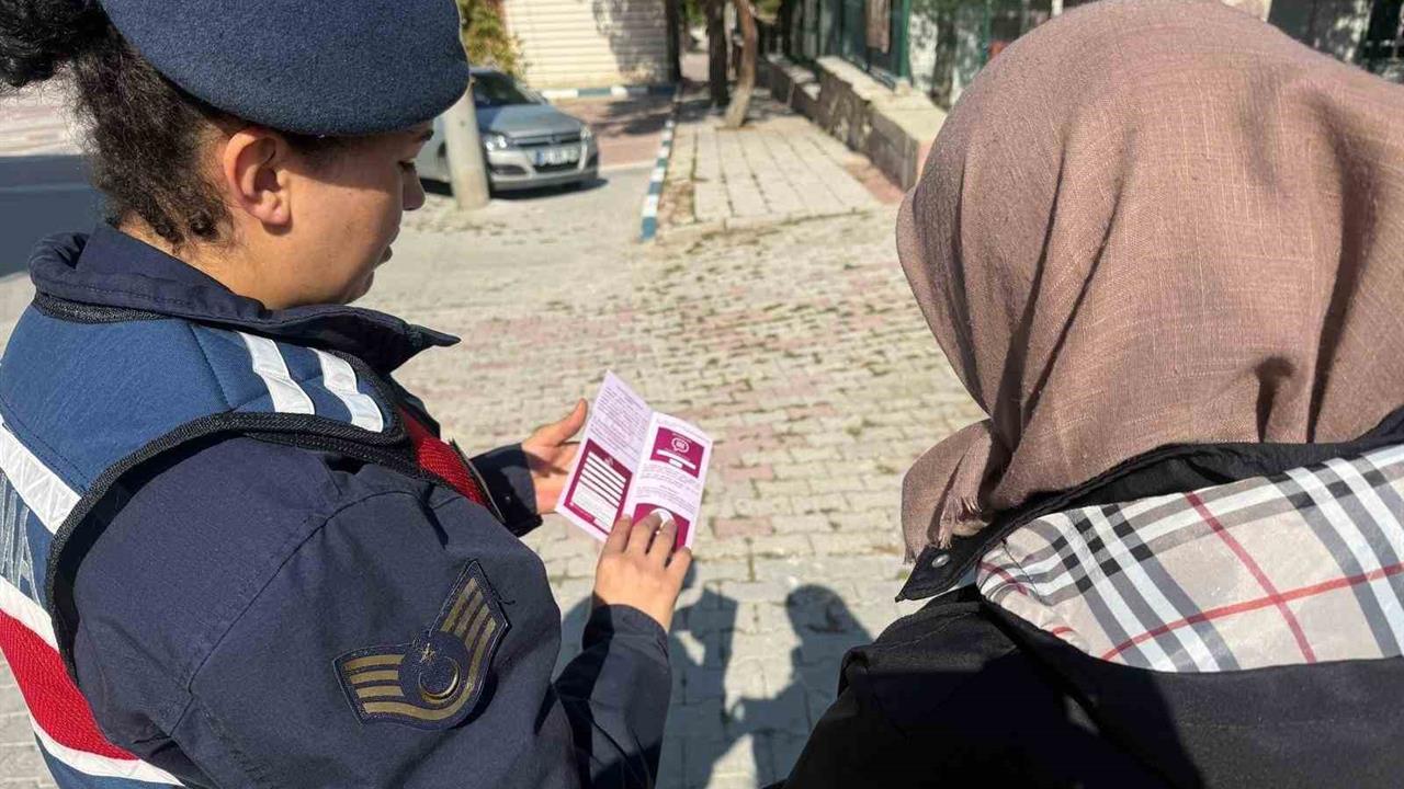 İhsaniye'de Jandarma, Kadına Şiddetle Mücadele Eğitimi Verdi