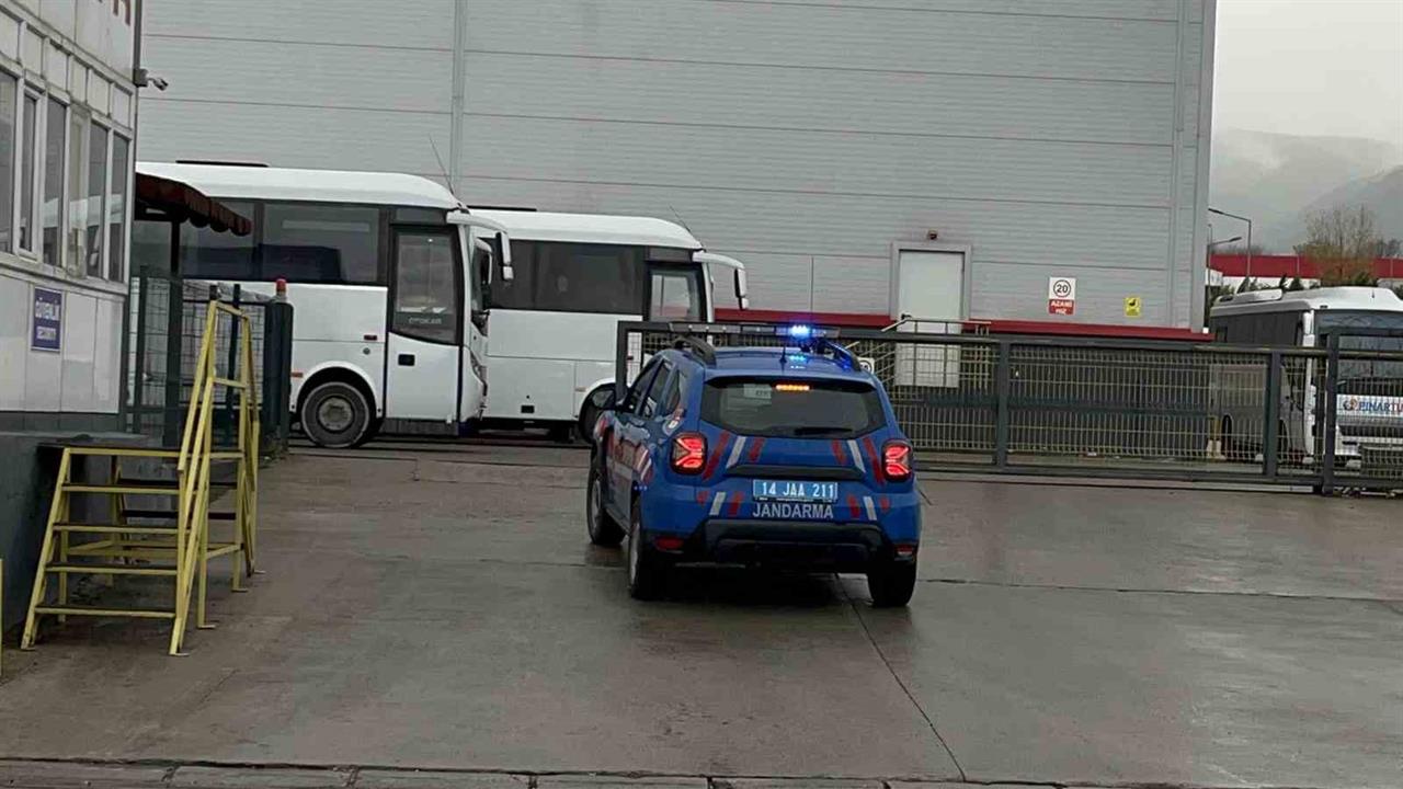 Bolu Gezer Fabrikası'nda İşçiler İş Bıraktı, Sendika Yetkilisi Açıklamalarda Bulundu