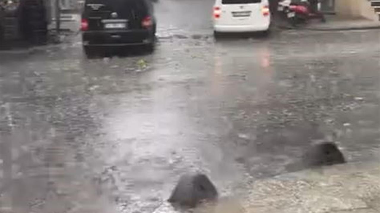 İstanbul Bağcılar ve Gaziosmanpaşa'da Aniden Yağmaya Başlayan Dolu, Vatandaşları Zor Durumda Bıraktı