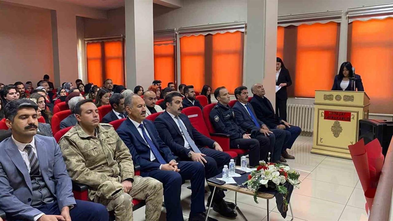 Kars Arpaçay'da 24 Kasım Öğretmenler Günü Etkinlikleri Gerçekleştirildi