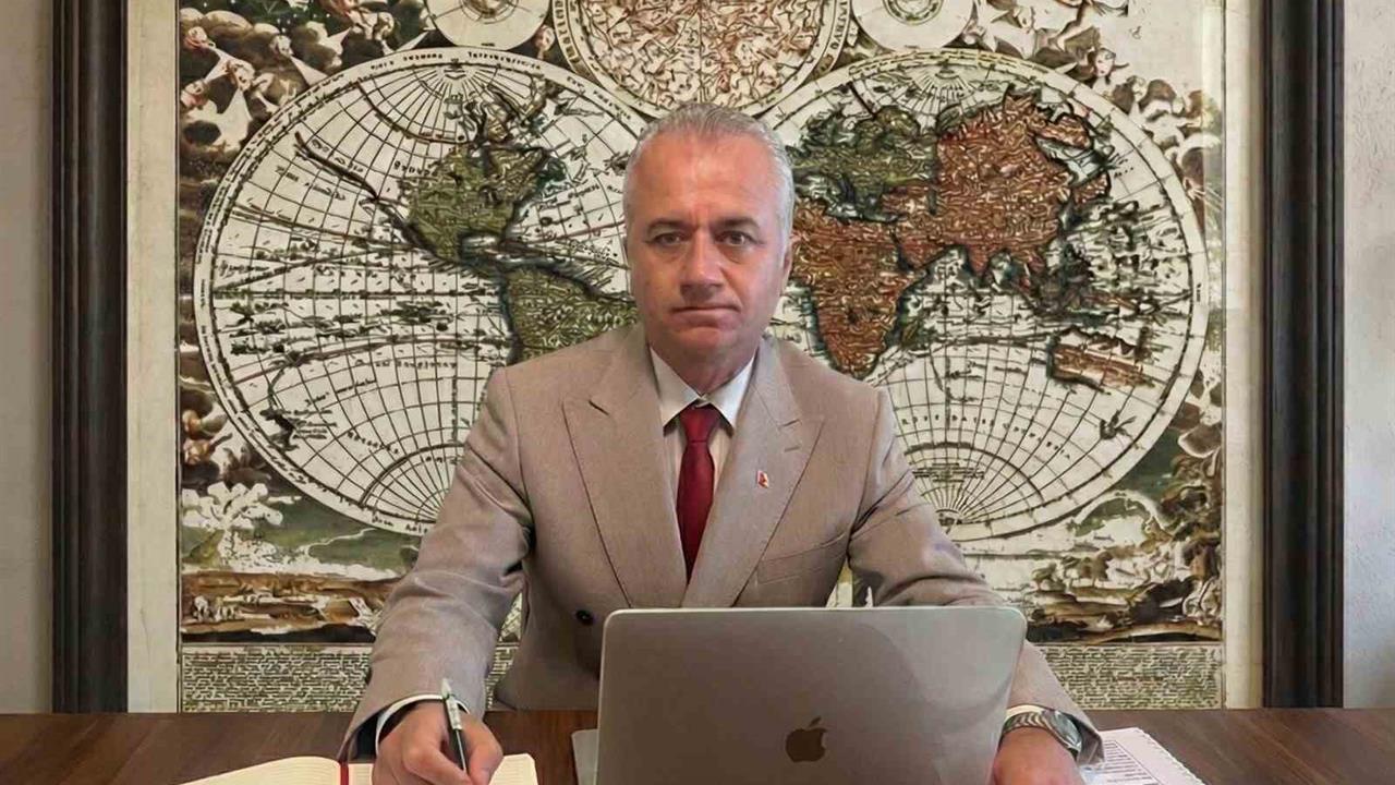 Malatya'da İş İnsanları Platformu Başkanı Ahmet Özköse, 24 Kasım Öğretmenler Günü’nde mesaj yayımladı.