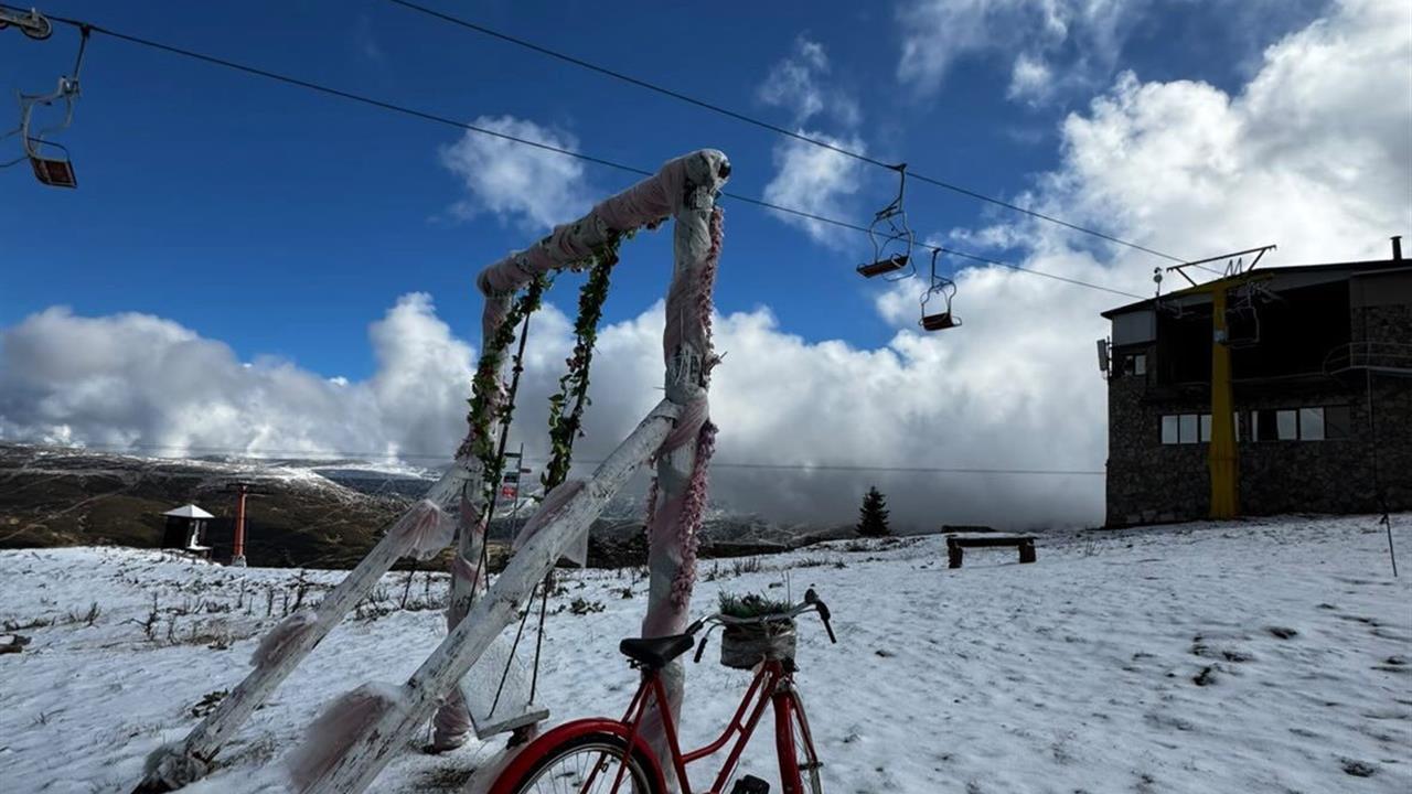 Bursa Uludağ'da Sabah Saatlerinde Kar Yağışı Başladı