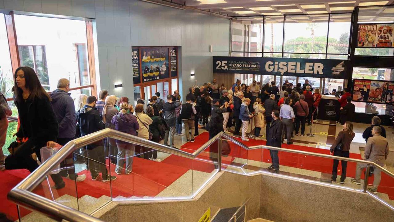 Antalya'daki Piyano Festivali için gişeden bilet satışları başladı.
