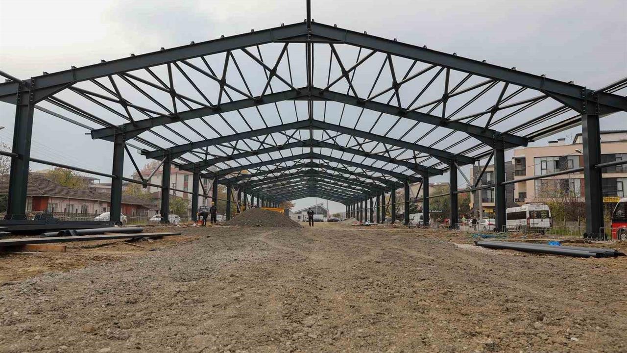 Düzce'de Başkan Özlü, Projelerin Sorunsuz İlerlediğini Açıkladı