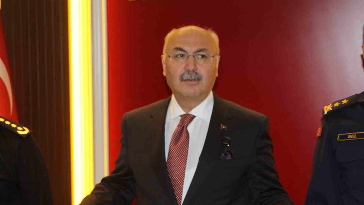 Adana'da Vali Köşger, Organize Suç Örgütlerine Ait 1,2 Milyar TL Değerinde Malvarlığına El Konulduğunu Açıkladı.