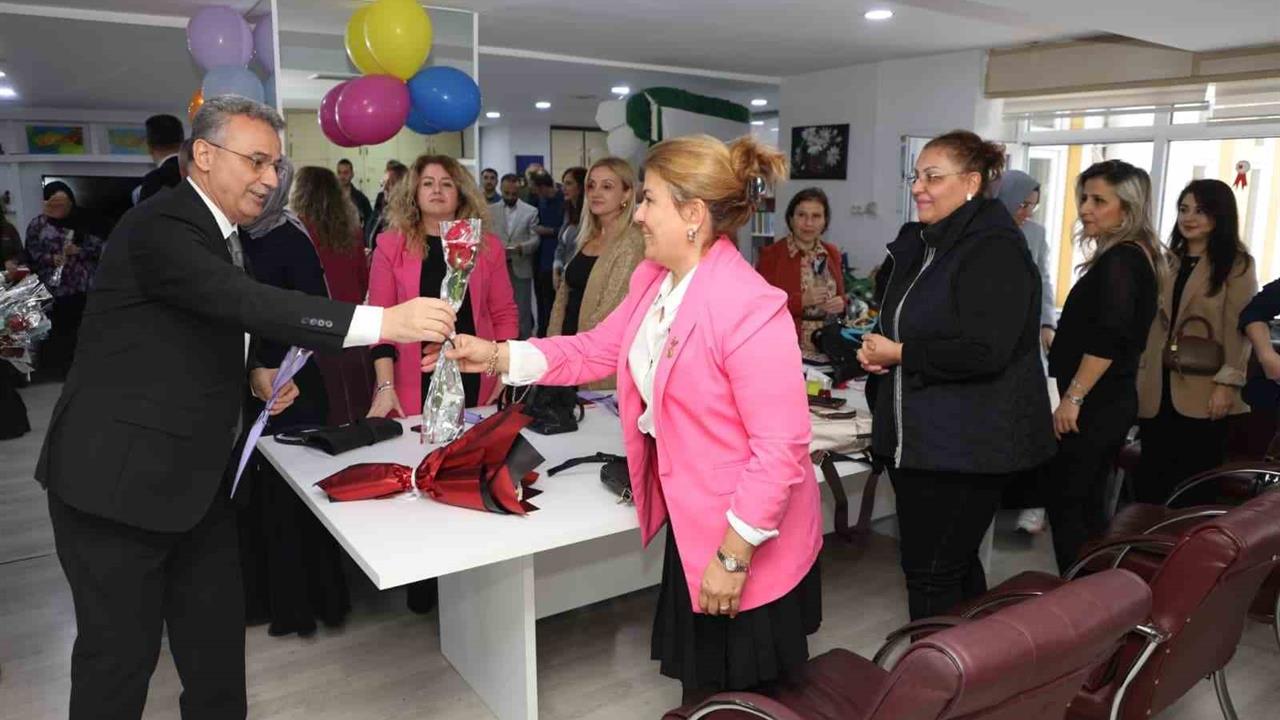 Samsun'da Başkan Kurnaz, Öğretmenler Günü'nde öğretmenlerin değerini vurguladı.