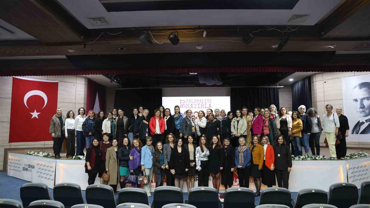 Manisa Yunusemre'de "Bu Kalabalığı Hatırla" Belgeseli ve Söyleşisi Gerçekleştirildi