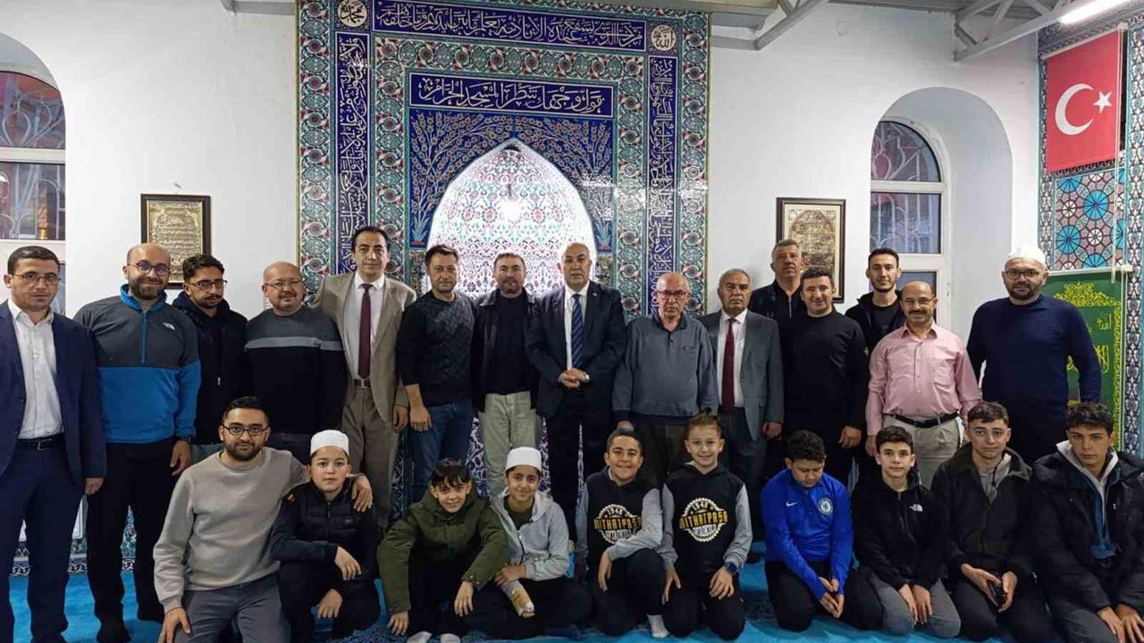 Afyonkarahisar Emirdağ'da Öğretmenlere Yönelik Manevi Bir Program Gerçekleştirildi