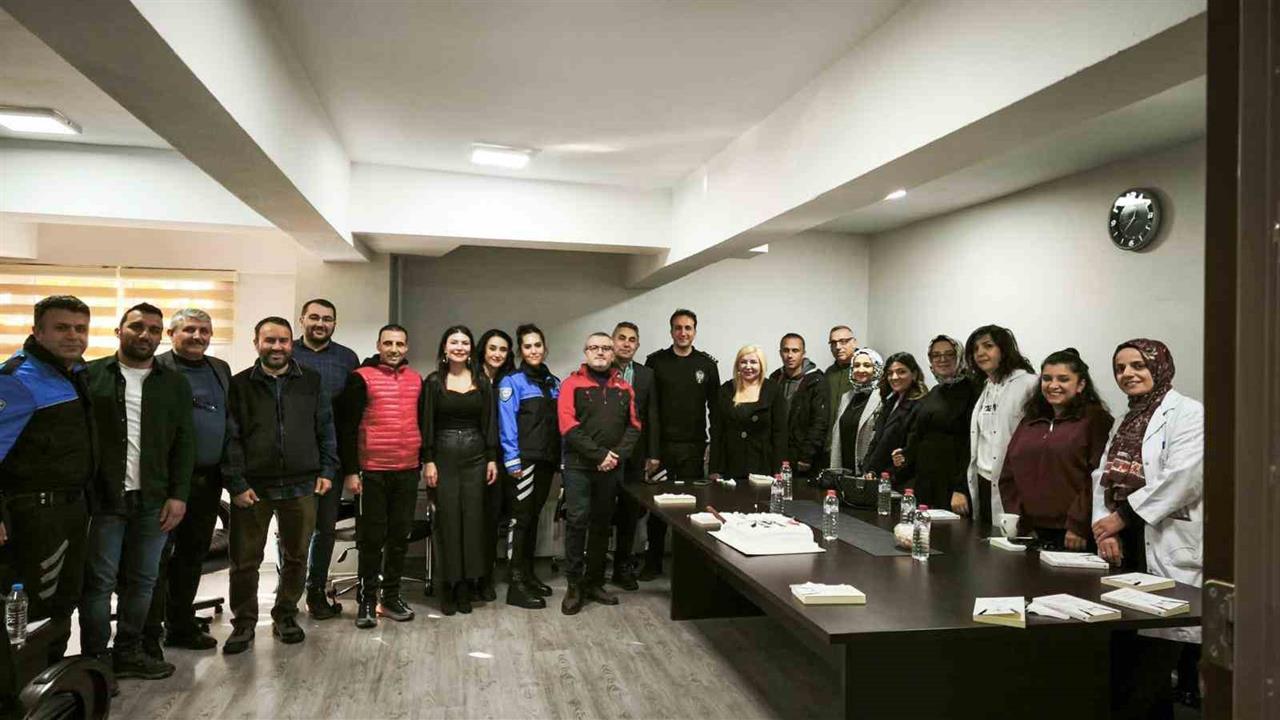 Erzincan İl Emniyet Müdürlüğü, Öğretmenler Günü'nde Öğretmenleri Ziyaret Etti