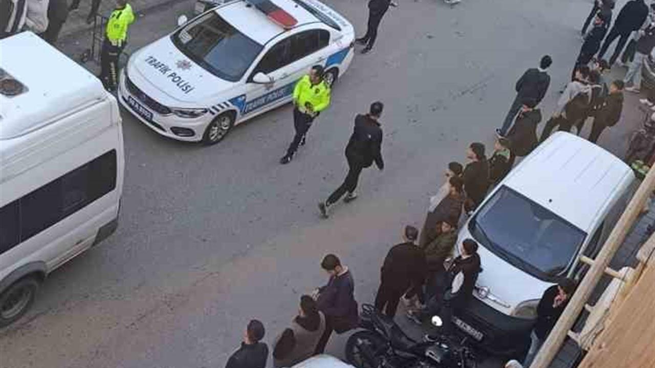 Siirt'te Beykent Caddesi'nde Gerçekleşen Kavga Sonucu 2 Yaralı