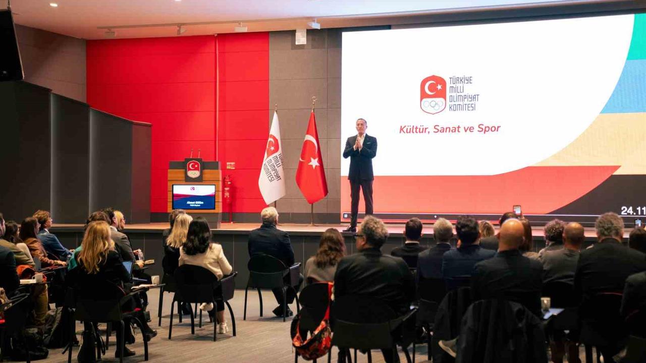 İstanbul'da TMOK Kültür, Sanat ve Spor Komisyonu Toplandı