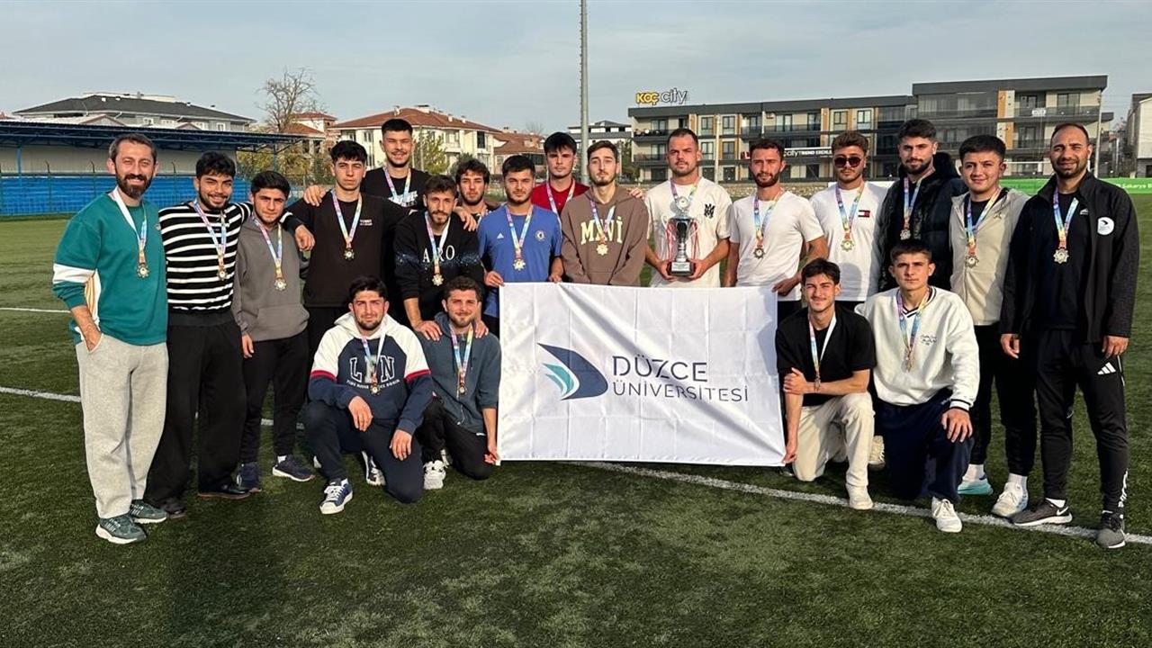 Düzce Üniversitesi, Futbol UNILIG Eleme Grubu Müsabakalarını Başarıyla Tamamladı
