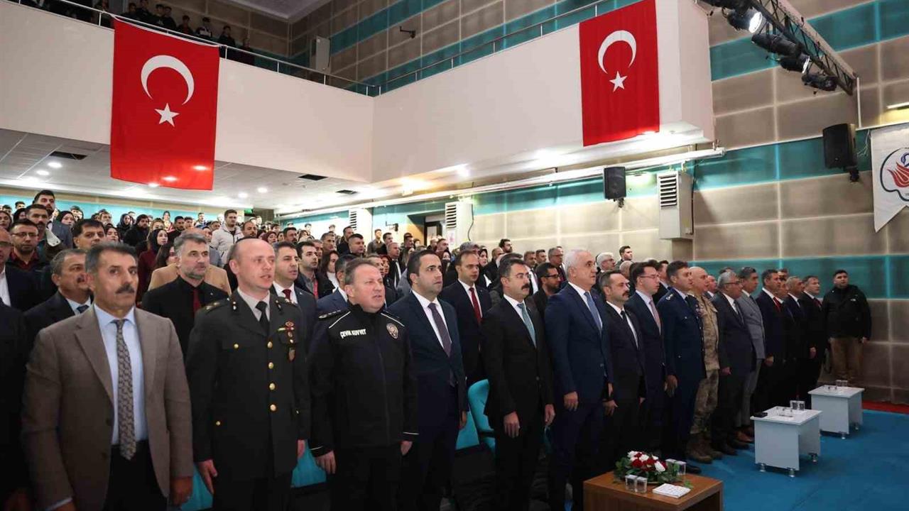 Muş'ta 24 Kasım Öğretmenler Günü Törenle Anıldı, Yeni Öğretmenler Yemin Etti