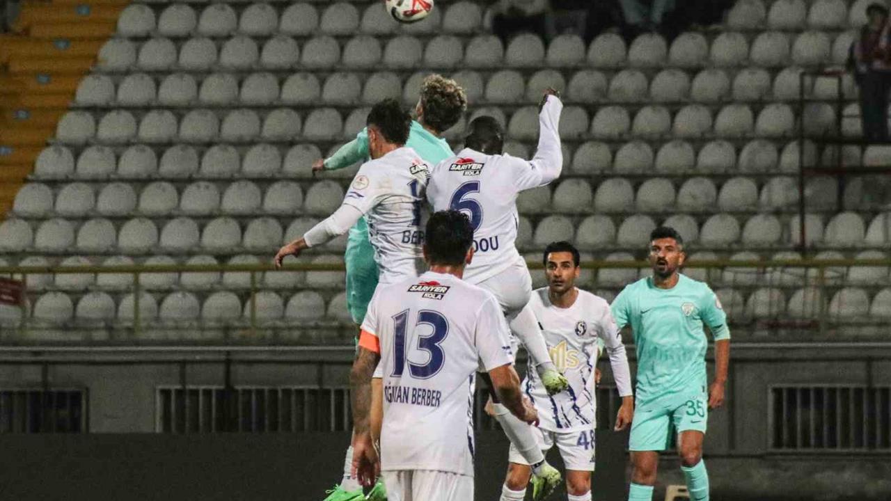 Bolu'da Serikspor, Sarıyer'i 3-0 Yenerek 3 Puan Aldı