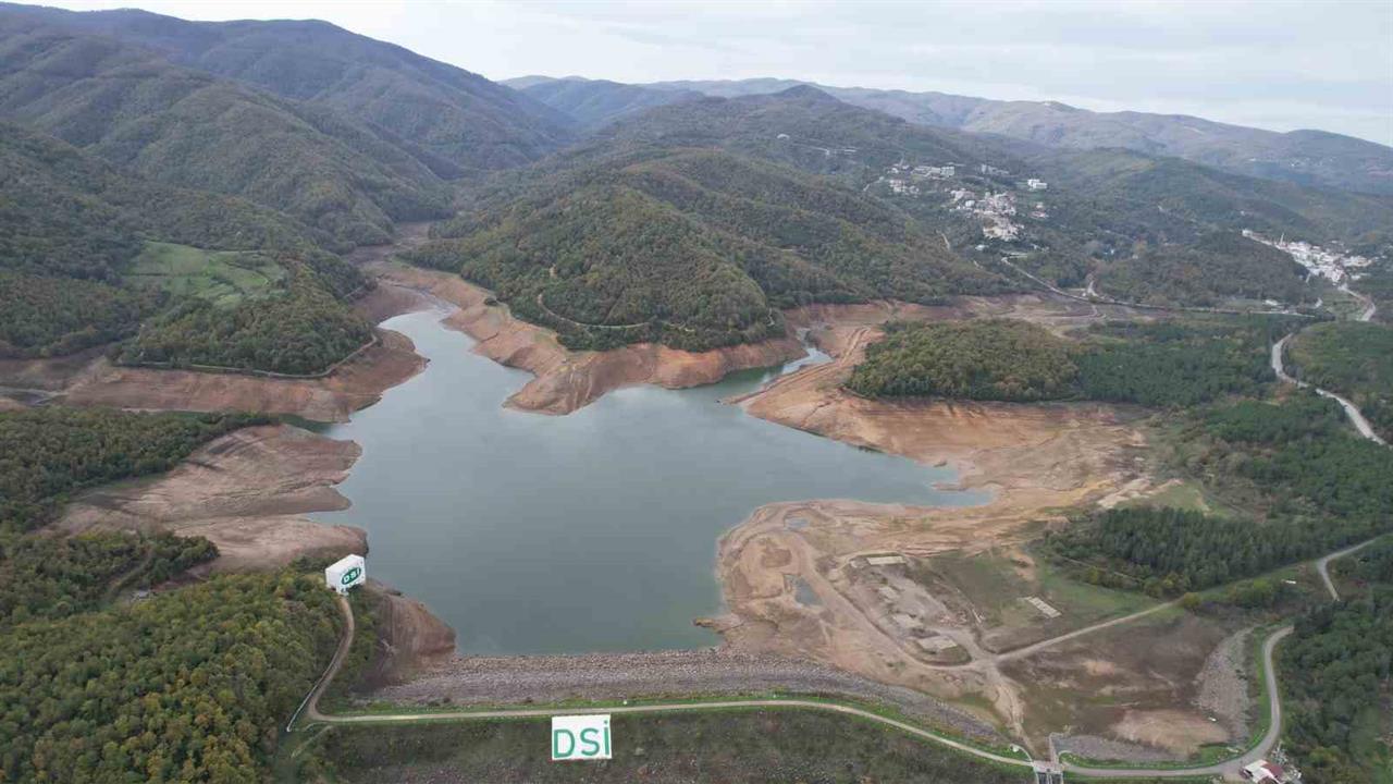 Yalova'da Gökçe Barajı'ndaki Su Seviyesi Kritik Düzeye Düştü