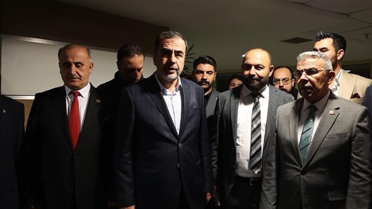 Aydın'da AK Parti, CHP'li Meclis Üyelerine Tutarlı Siyaset Çağrısı Yaptı
