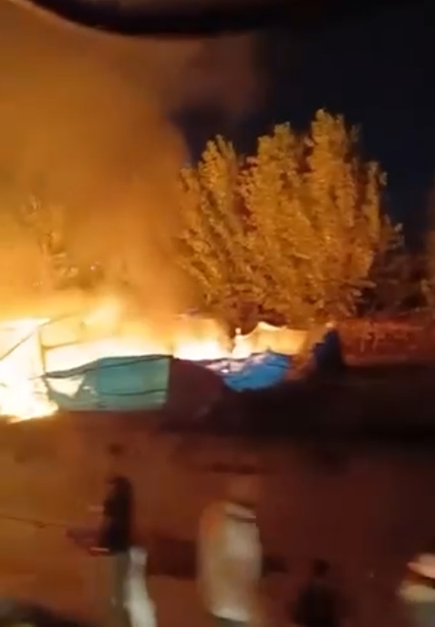 Tarsus'ta Tarım İşçisi Çadırlarında Korkutan Yangın: Çadırlar Kullanılamaz Hale Geldi!