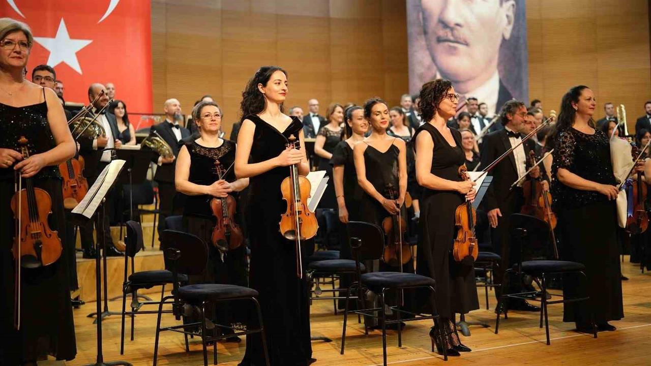 Bursa’da Senfonik Tınılar Programı, 100. Bölümüyle Dinleyicileriyle Buluşuyor