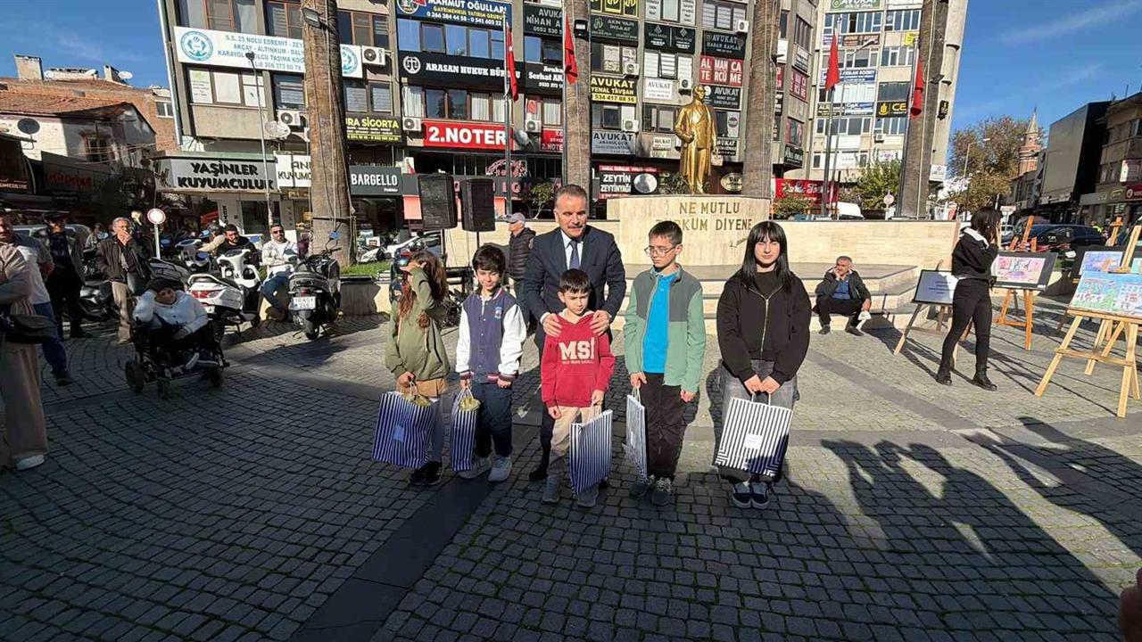 Edremit'te Jandarma'nın "Benim Güvenli Evim" Projesi ile Farkındalık Yaratıldı