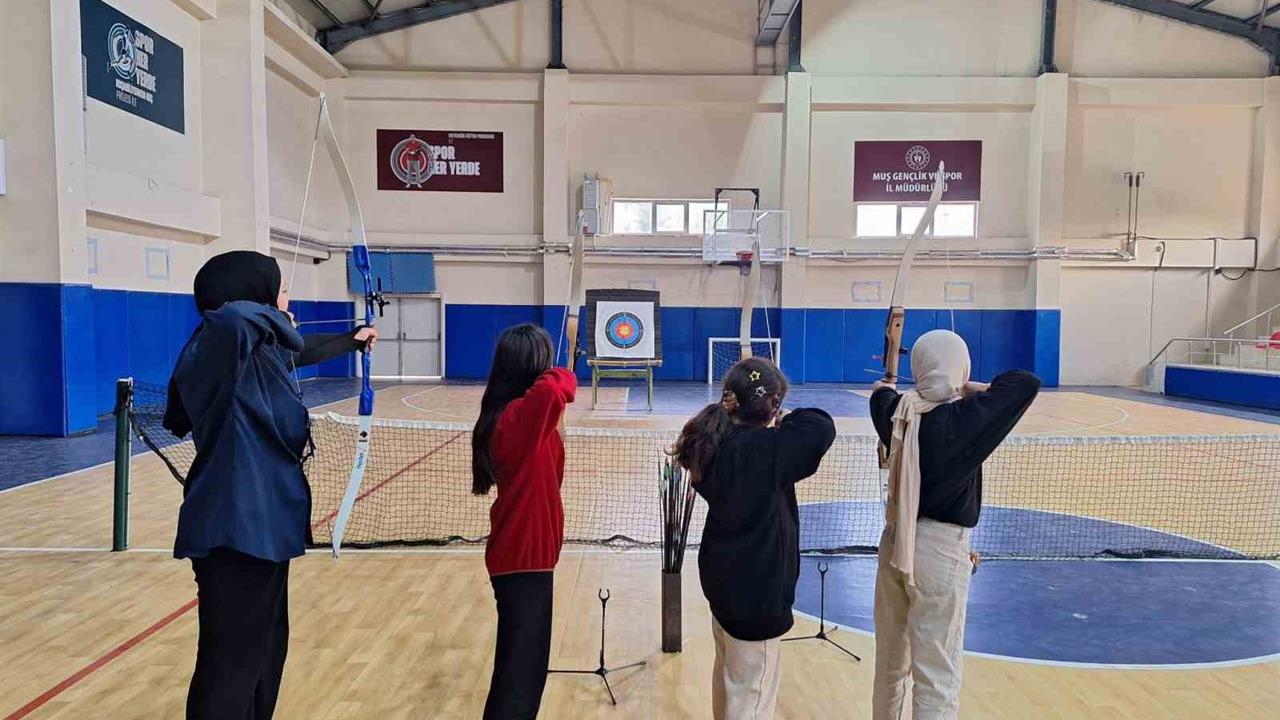 Korkut'ta Düzenlenen Okçuluk Kursları Gençlerden Yoğun İlgi Görüyor