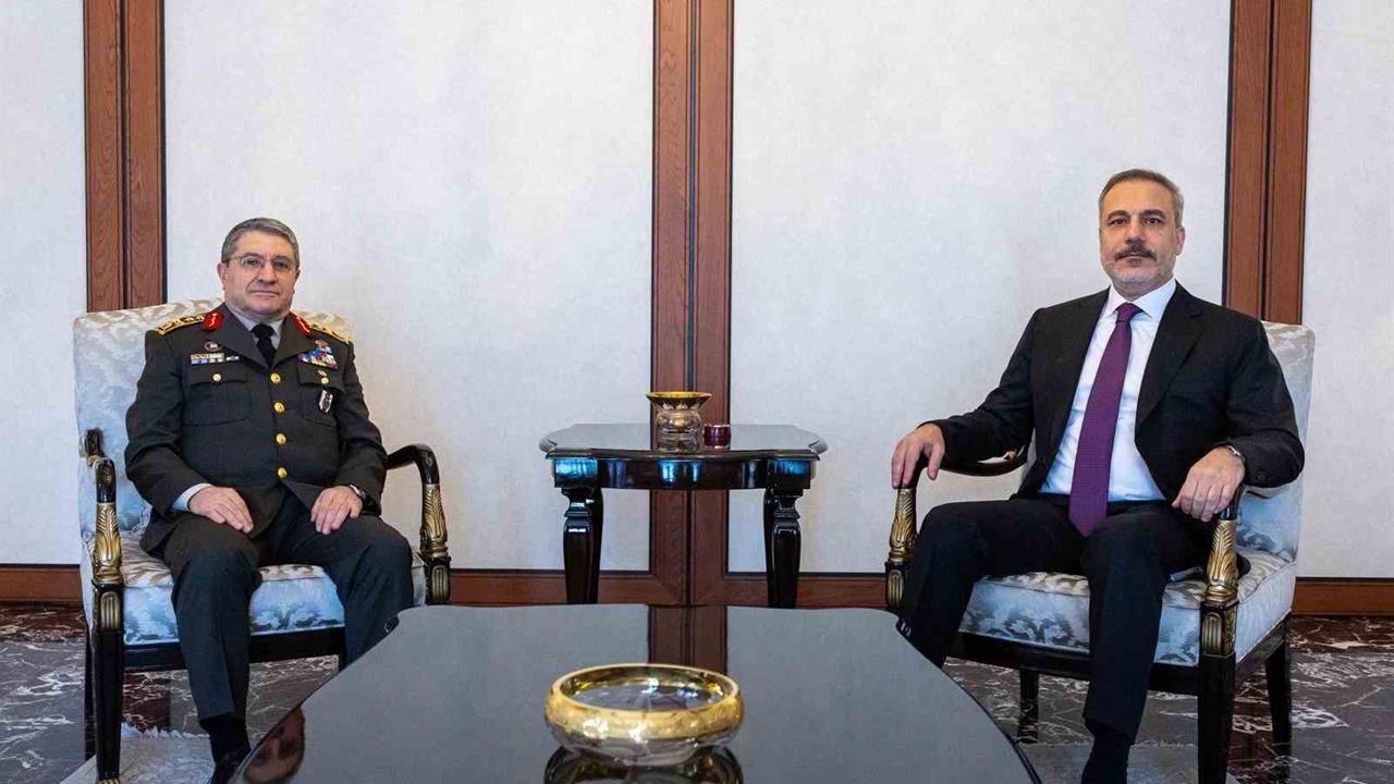 Ankara'da Dışişleri Bakanı Hakan Fidan Genelkurmay Başkanı Selçuk Bayraktaroğlu'nu kabul etti.