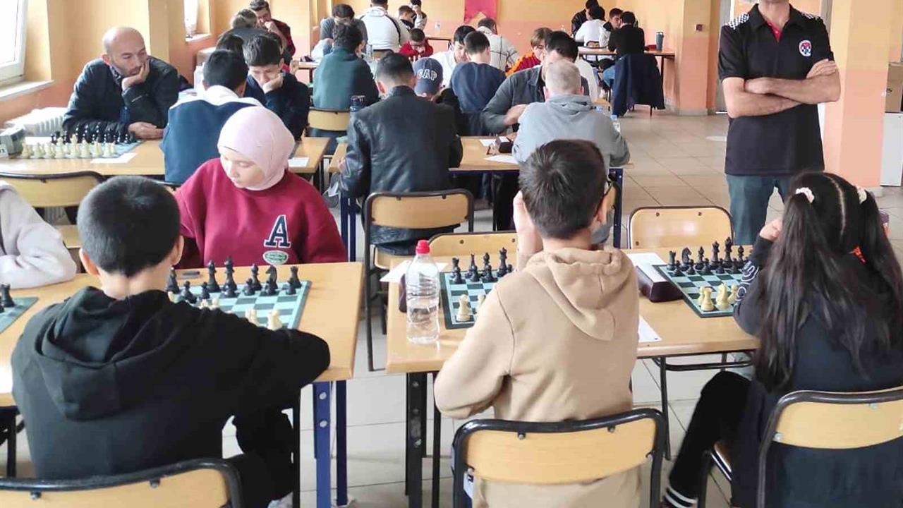 Köyceğiz Muğla'da 24 Kasım Öğretmenler Günü İçin Satranç Turnuvası Düzenlendi