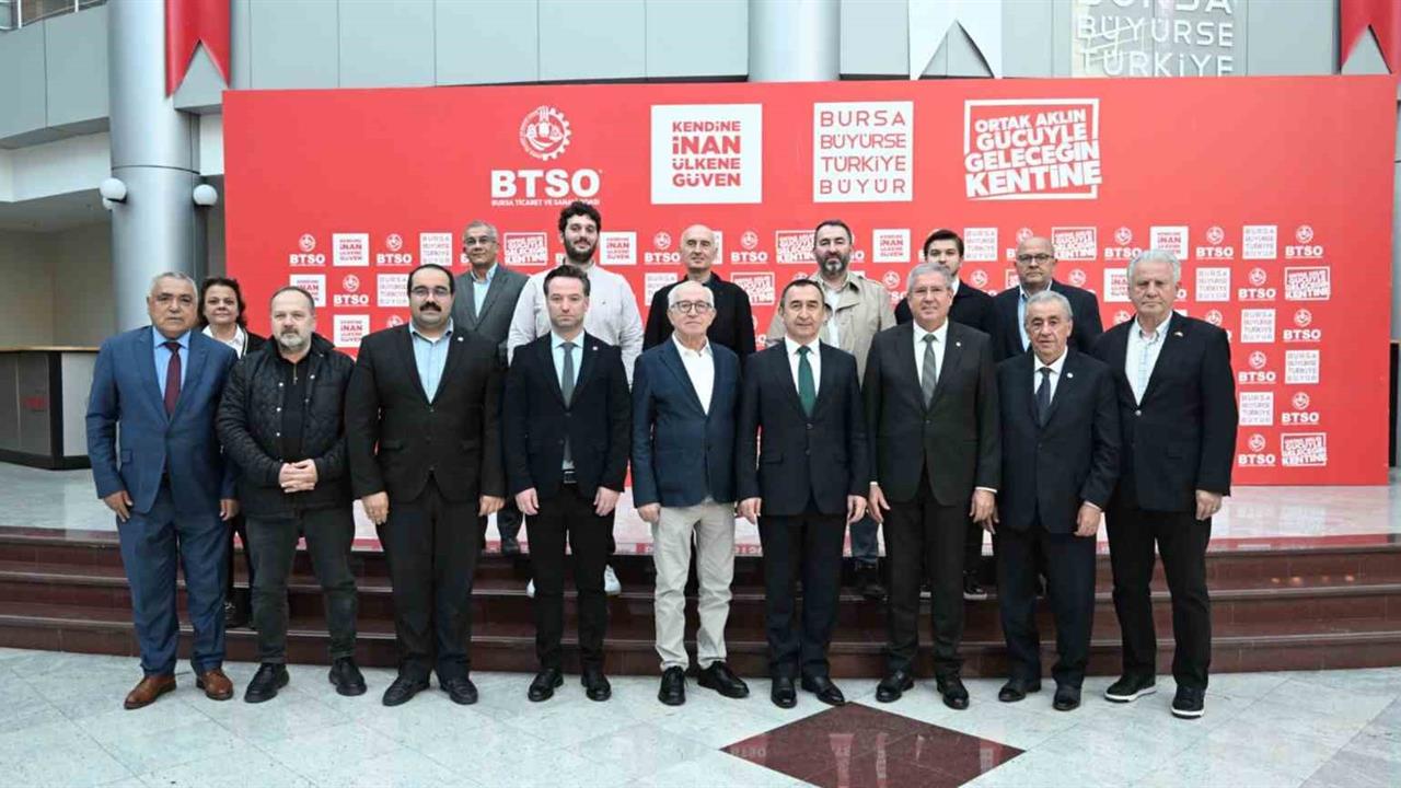 Özbekistan Büyükelçisi İlkhom Khaydarov, Bursa'da BTSO'yu ziyaret etti ve ticaret hedeflerini açıkladı.
