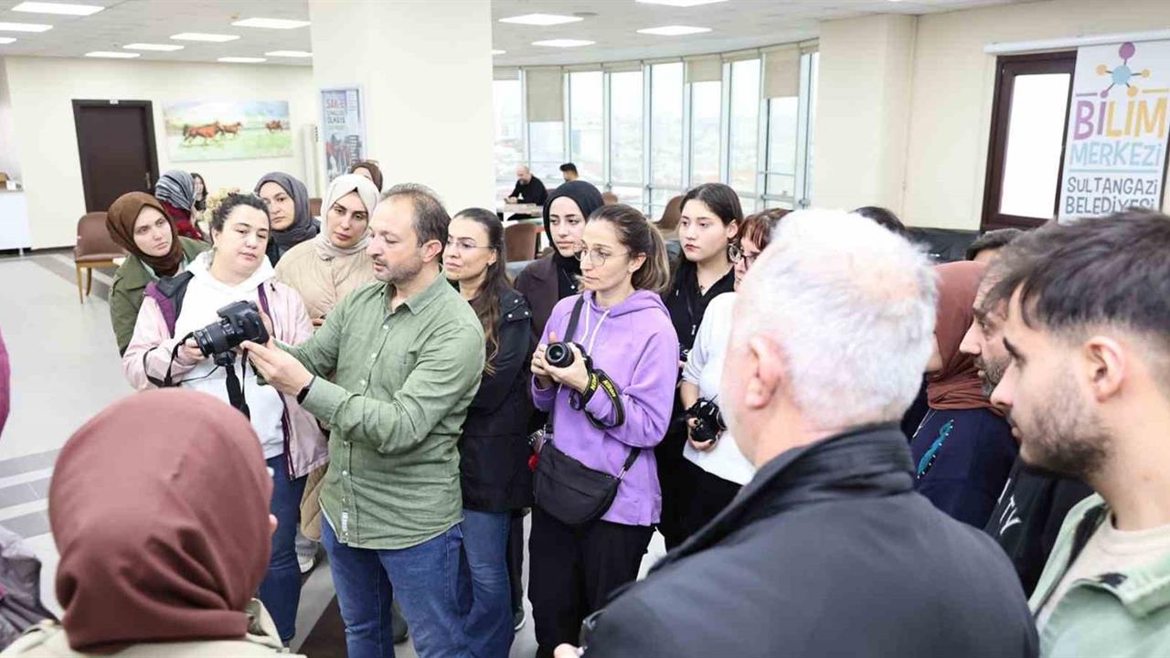 Sultangazi'de Açılan Fotoğraf Akademisi'ne Büyük İlgi Gösteriliyor