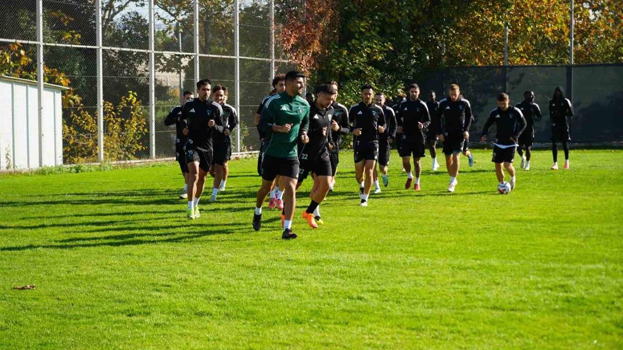 Kocaelispor, Gençlerbirliği ile Oynayacağı Maç İçin Hazırlıklarını Sürdürüyor