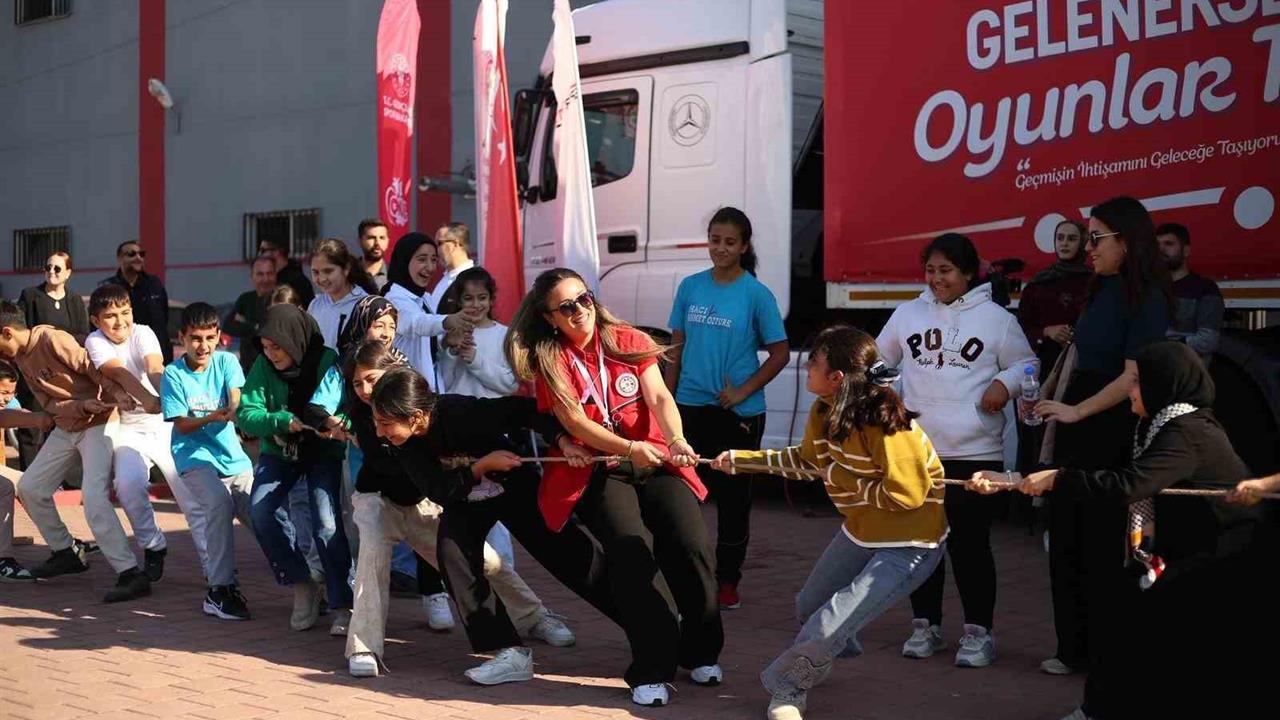Manisa'da Geleneksel Oyunlar Tırı 26 Kasım'da Ziyaret Ediyor