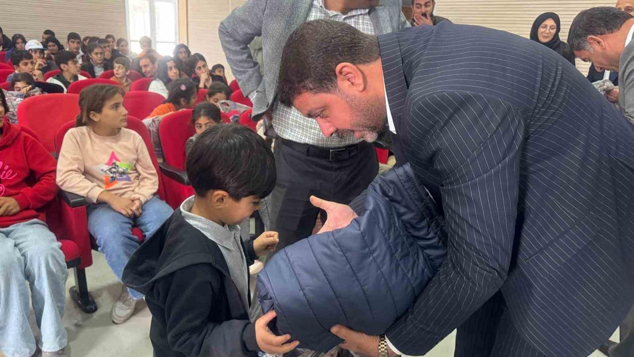 Diyarbakır Dicle'de Hevsel’in Çiçekleri Projesi Kapsamında Öğrencilere Yardım Yapıldı.