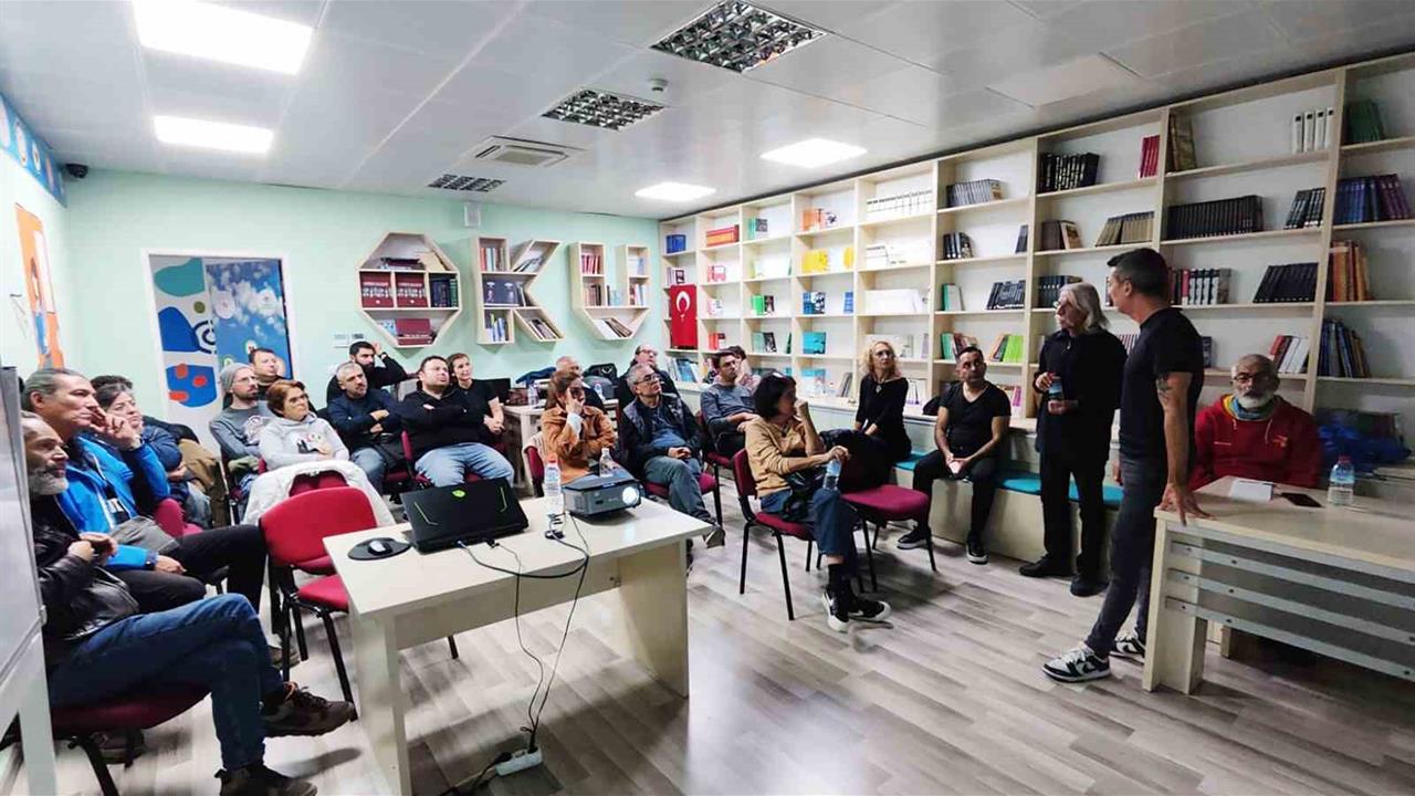 Muğla Foton Derneği'nde Savaş Fotoğrafçısı Nish Nalbandian Konuk Oldu
