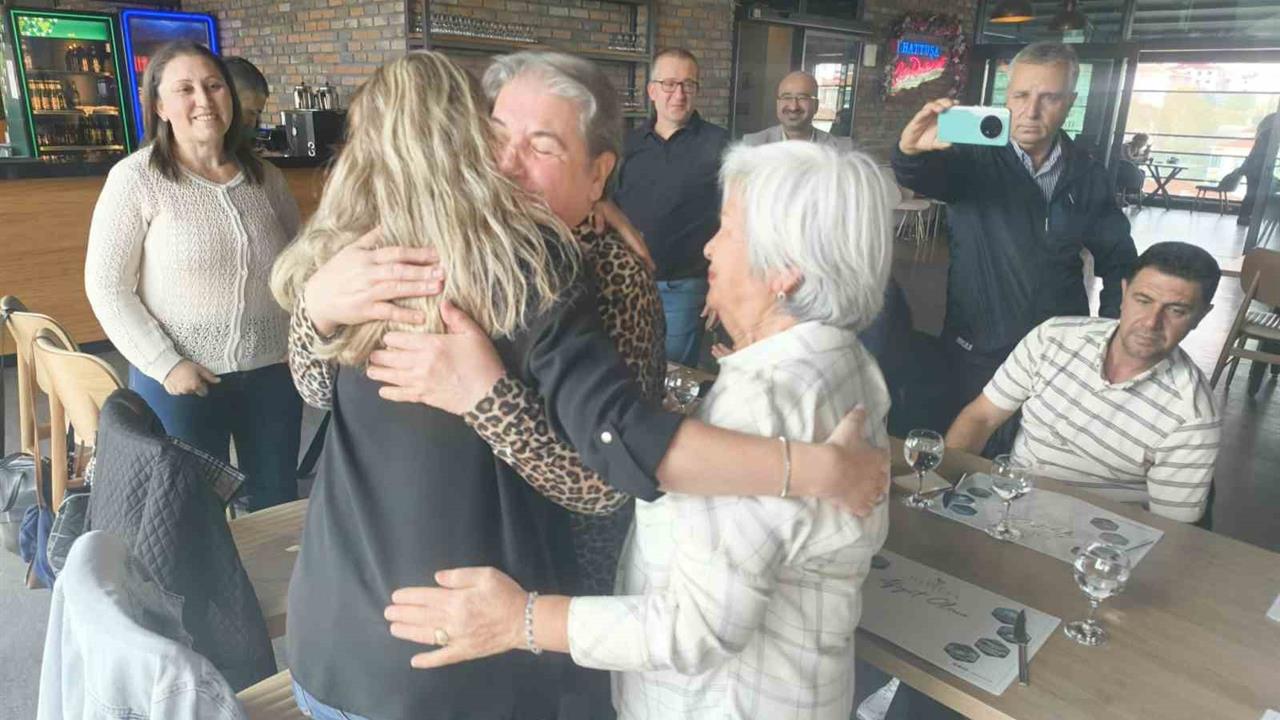 Tekirdağ Süleymanpaşa'da 33 Yıl Sonra Öğretmenlerle Duygusal Buluşma Gerçekleşti