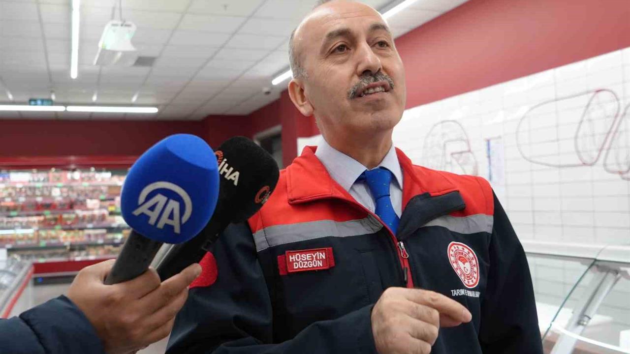 Balıkesir'de Gıda Denetimleri Sıklaştırıldı, Ürünlerin Hijyenik Koşulları Kontrol Edildi.