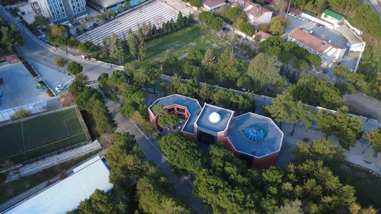 Manisa'da Yeni Açılan Bilim, Kültür ve Teknoloji Merkezi ile Vefa Duygusu Öne Çıkıyor