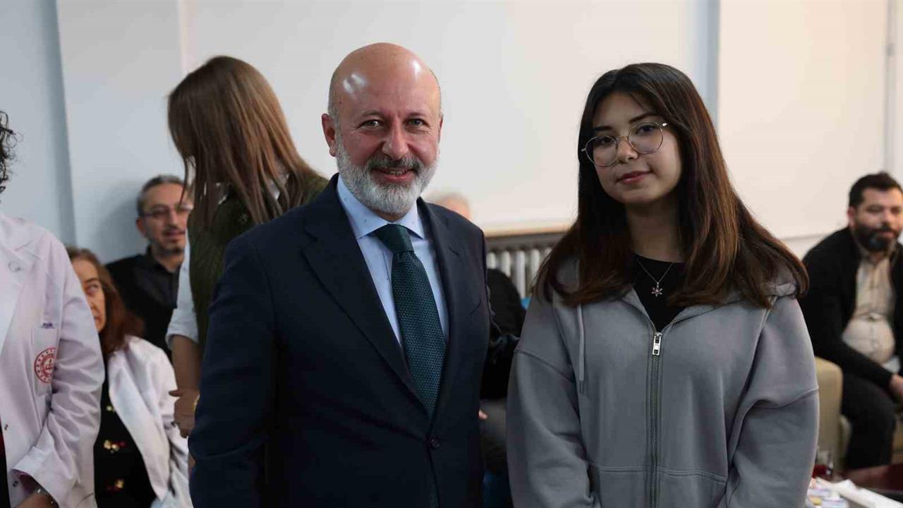 Kayseri Kocasinan'da Başkan Çolakbayrakdar, 8 Yıl Sonra Öğrencilerle Buluştu