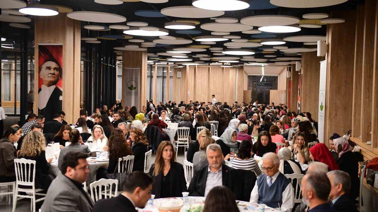 Bursa Osmangazi'de Eğitimcilere Özel Unutulmaz Bir Öğretmenler Günü Etkinliği Düzenlendi