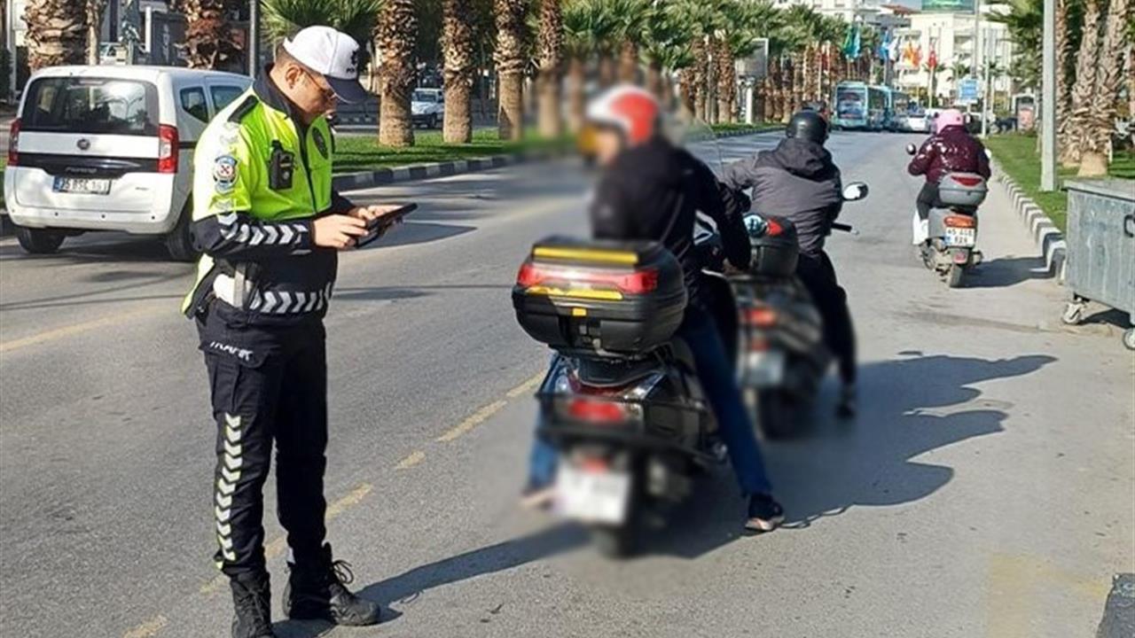 Manisa'da Motosikletlere Yönelik Denetimlerde 696 Ceza Kesildi