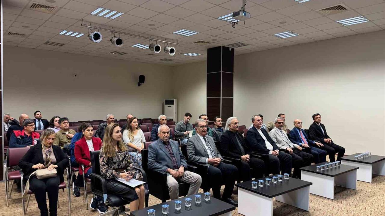 Söke'de Tarıma Dayalı İhtisas Seracılık Toplantısı Yapıldı