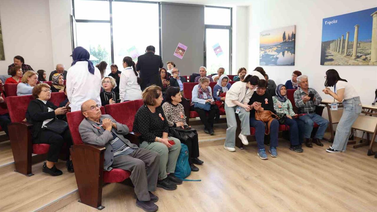 Denizli'de 60 Yaş Üzeri Bireylere Yönelik Dijital Köprüler Projesi Başladı