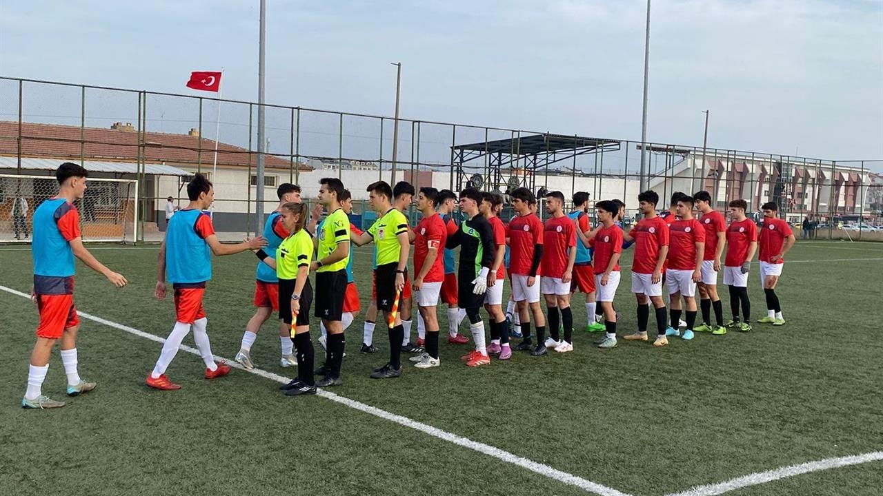 Balıkesir'de Gençlik ve Spor Bakanlığı Tarafından Düzenlenen Yurtlig Müsabakaları İle Spor Coşkusu Yaşanıyor.