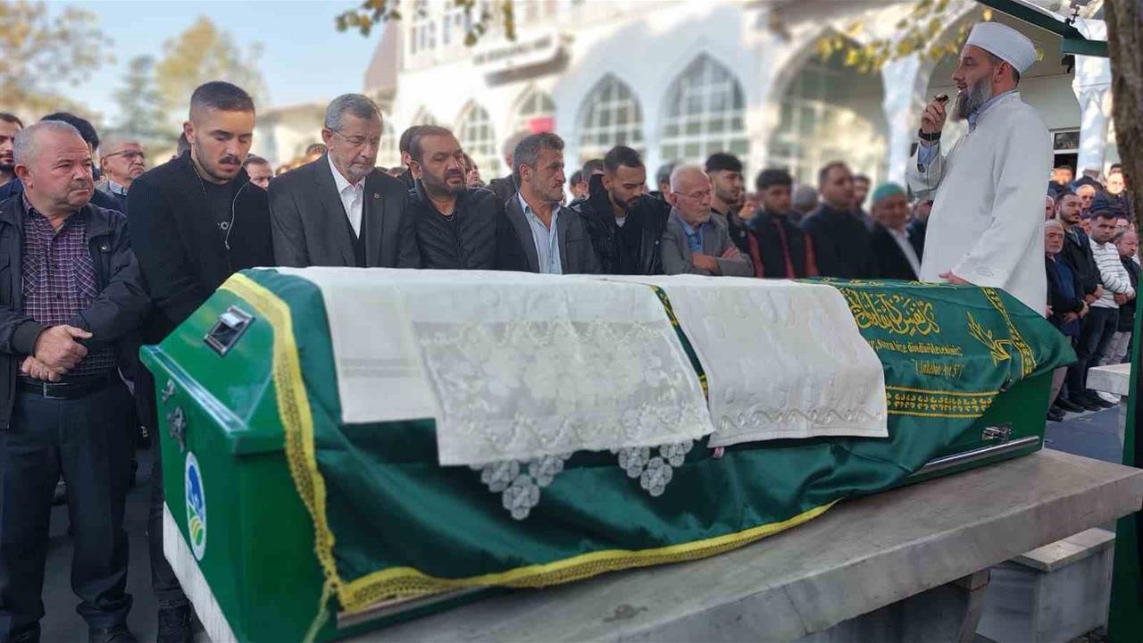 Sakarya'da Meydana Gelen Trafik Kazasında Hayatını Kaybeden Genç Uğurlandı.