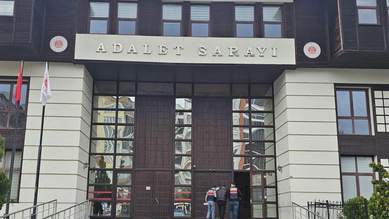 Rize Pazar'da 7 Yıl 6 Aylık Cezası Bulunan Şahıs Yakalandı