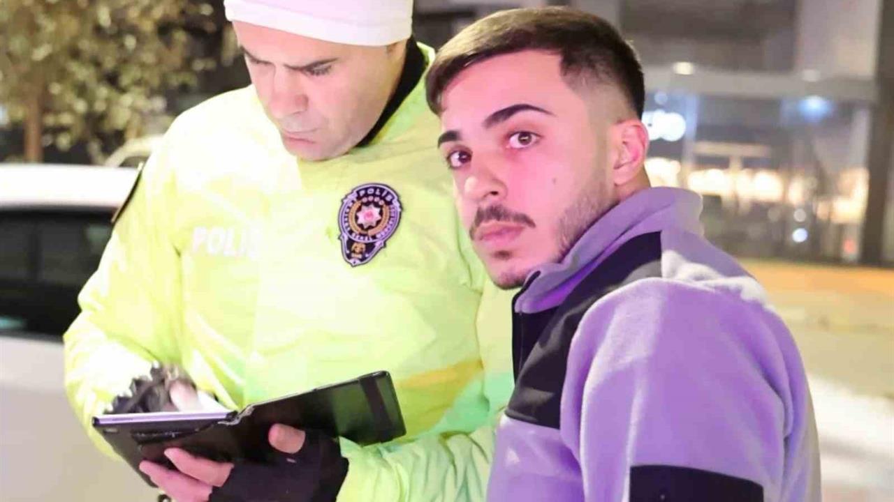 Aksaray'da Trafik Uygulamasında Ehliyetsiz Sürücüye 24 Bin Lira Ceza Kesildi