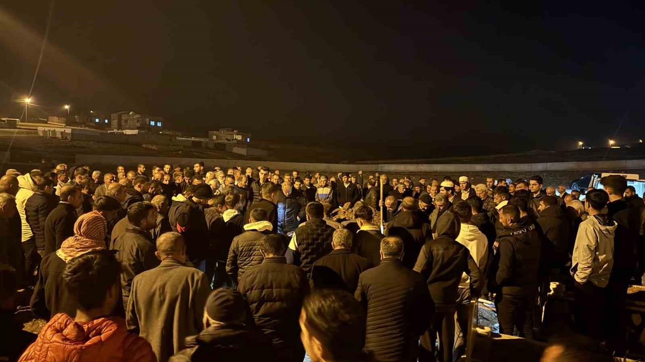 Mardin Kızıltepe'de Evde Bulunan Aileden Baba Toprağa Verildi