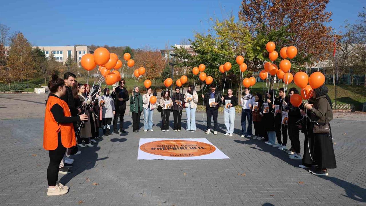 Düzce Üniversitesi Öğrencileri, Kadına Yönelik Şiddete Dikkat Çekmek İçin Etkinlik Düzenledi