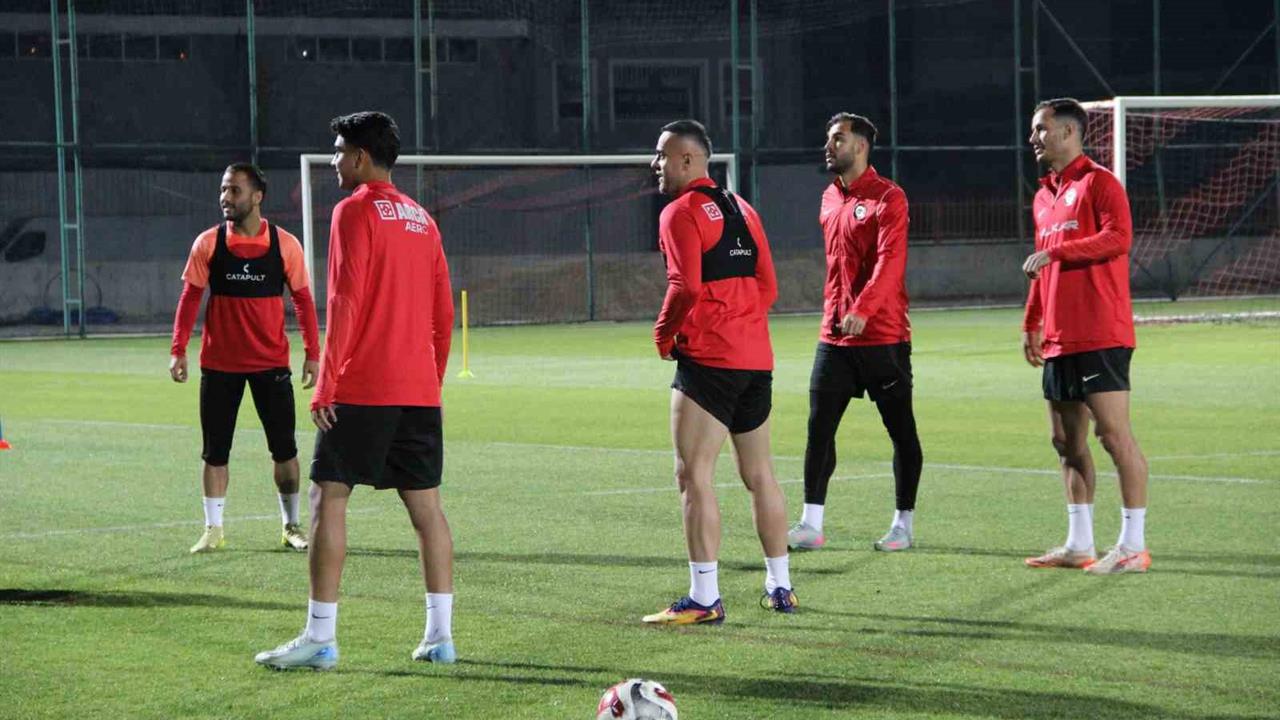 Çorum FK'nın Yeni Teknik Direktörü Hüseyin Eroğlu İlk Antrenmanını Gerçekleştirdi