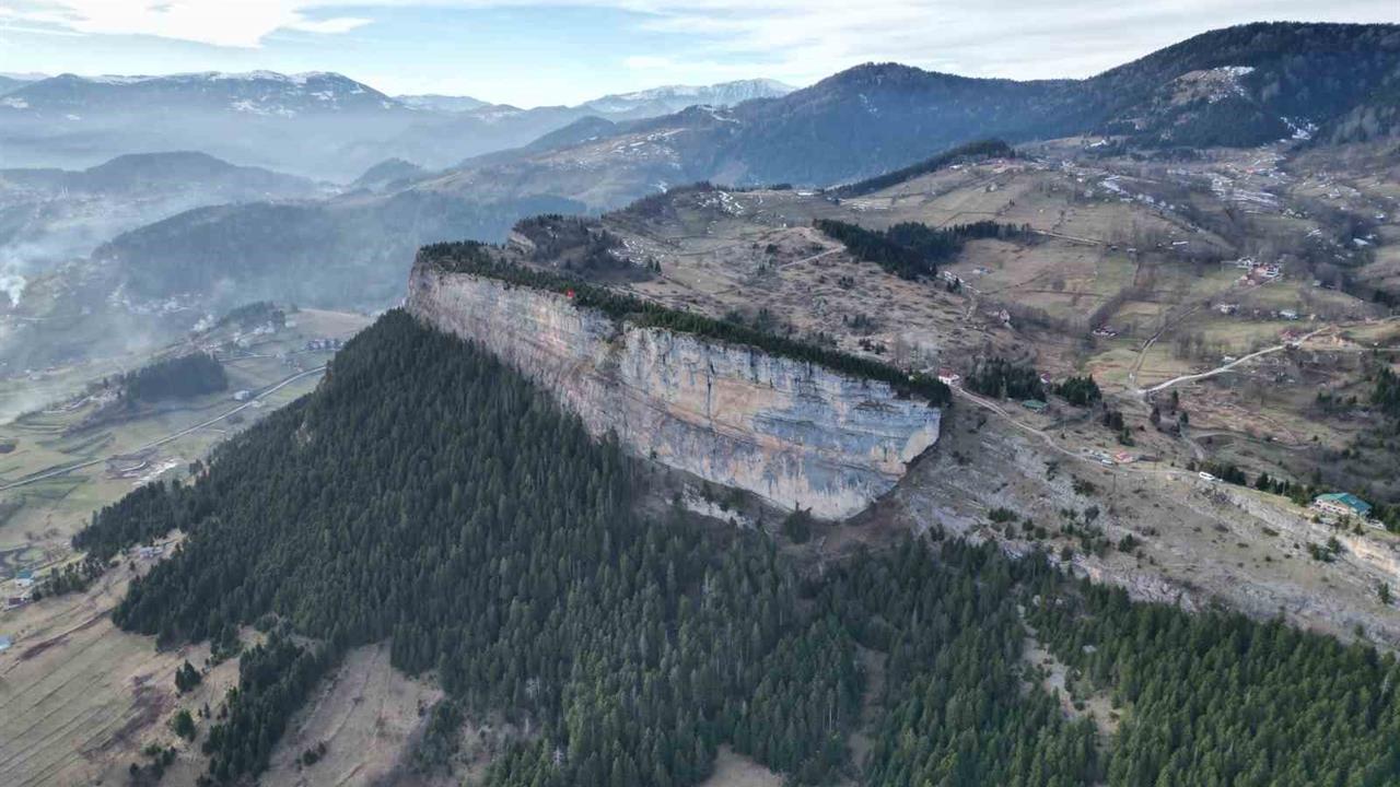 Trabzon Düzköy'de Şahinkaya Tırmanış Bahçesi'ne Yapılan Yol Projesine Tepki Var
