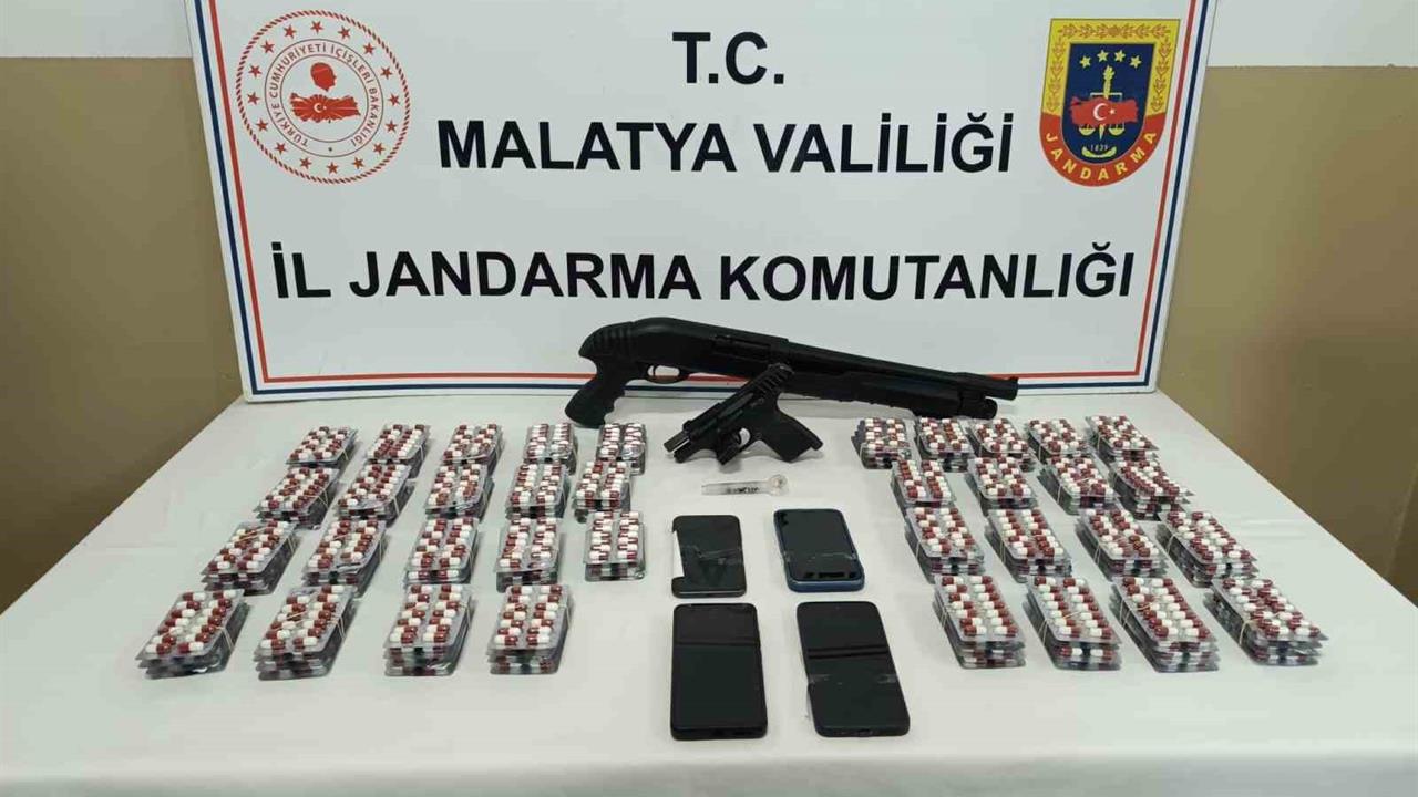 Malatya Yeşilyurt'ta Jandarma Tarafından Yapılan Operasyonda 4 Gözaltı