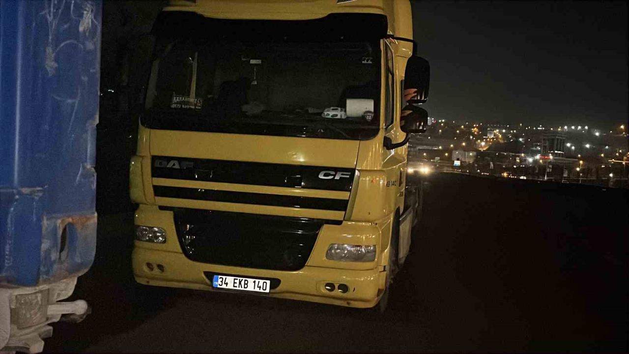 Kocaeli Dilovası'nda Meydana Gelen Trafik Kazasında İki Kişi Hayatını Kaybetti